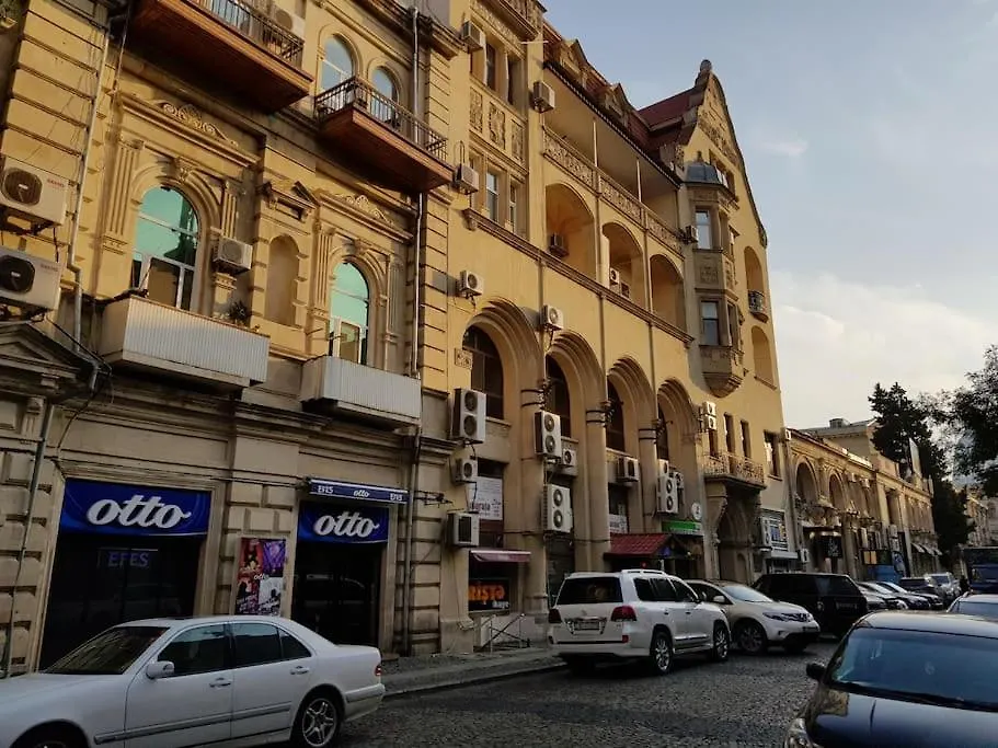 Classical Apartment In Heart Of Baku