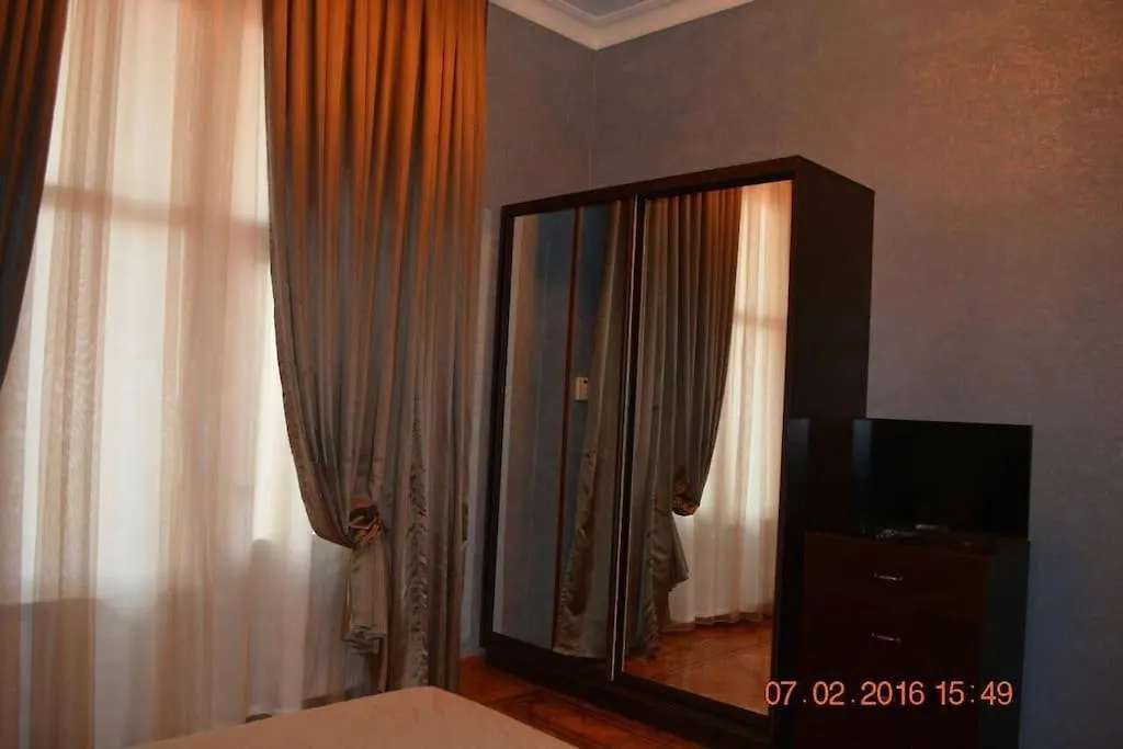 Classical Apartment In Heart Of Baku