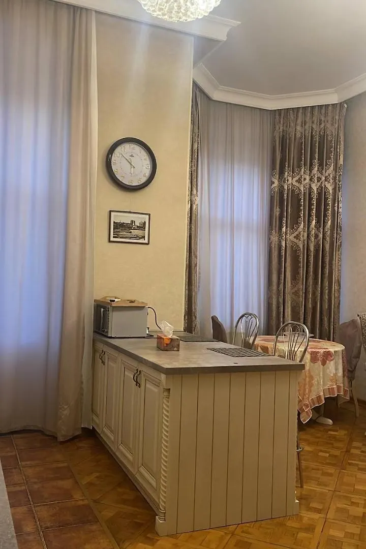 Classical Apartment In Heart Of باكو