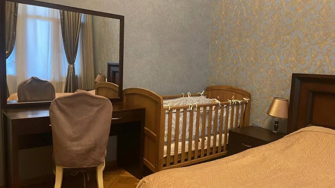 Classical Apartment In Heart Of باكو