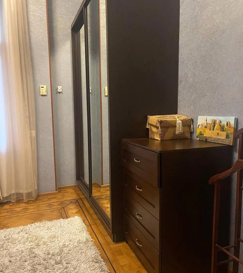 Classical Apartment In Heart Of باكو أذربيجان